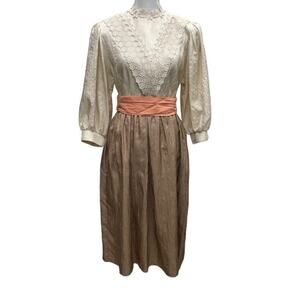 Vintage Pioneer Colonial Lace Bodice Dress With Fabric Belt Size 8